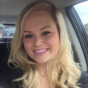 Meet your Posher, Carrie